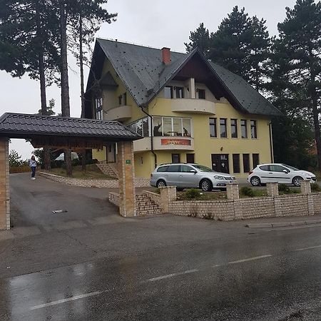 Restoran&Motel And Apartmants Lovacka Prica Tesanj Dış mekan fotoğraf