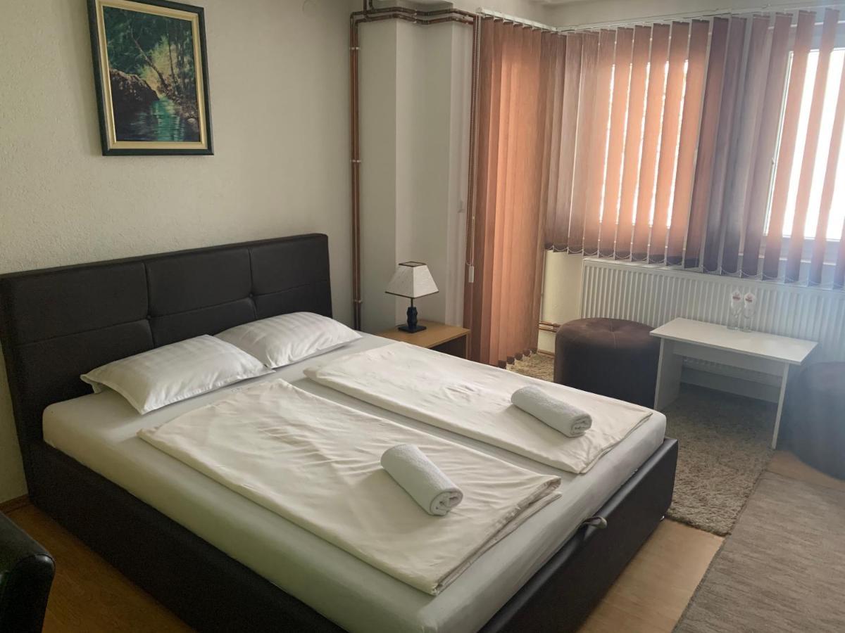 Restoran&Motel And Apartmants Lovacka Prica Tesanj Dış mekan fotoğraf