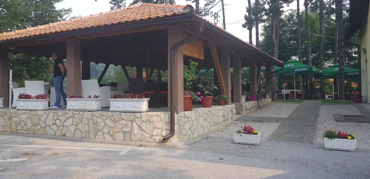 Restoran&Motel And Apartmants Lovacka Prica Tesanj Dış mekan fotoğraf