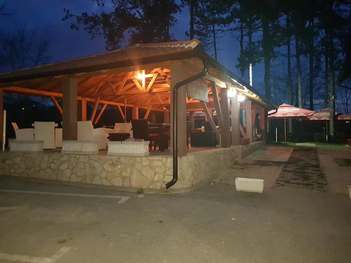 Restoran&Motel And Apartmants Lovacka Prica Tesanj Dış mekan fotoğraf