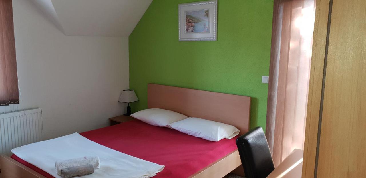 Restoran&Motel And Apartmants Lovacka Prica Tesanj Dış mekan fotoğraf